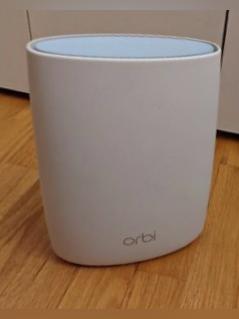 NETGEAR Orbi Add-On Satellite - Home Mesh WiFi Tri-band w/ Adapter